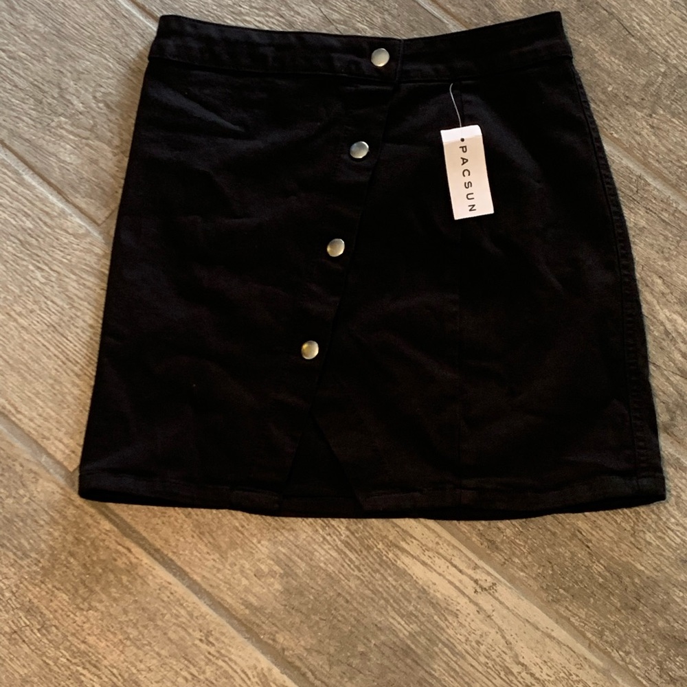 Pacsun Women’s Black Snap Wrap Mini Skirt🌺